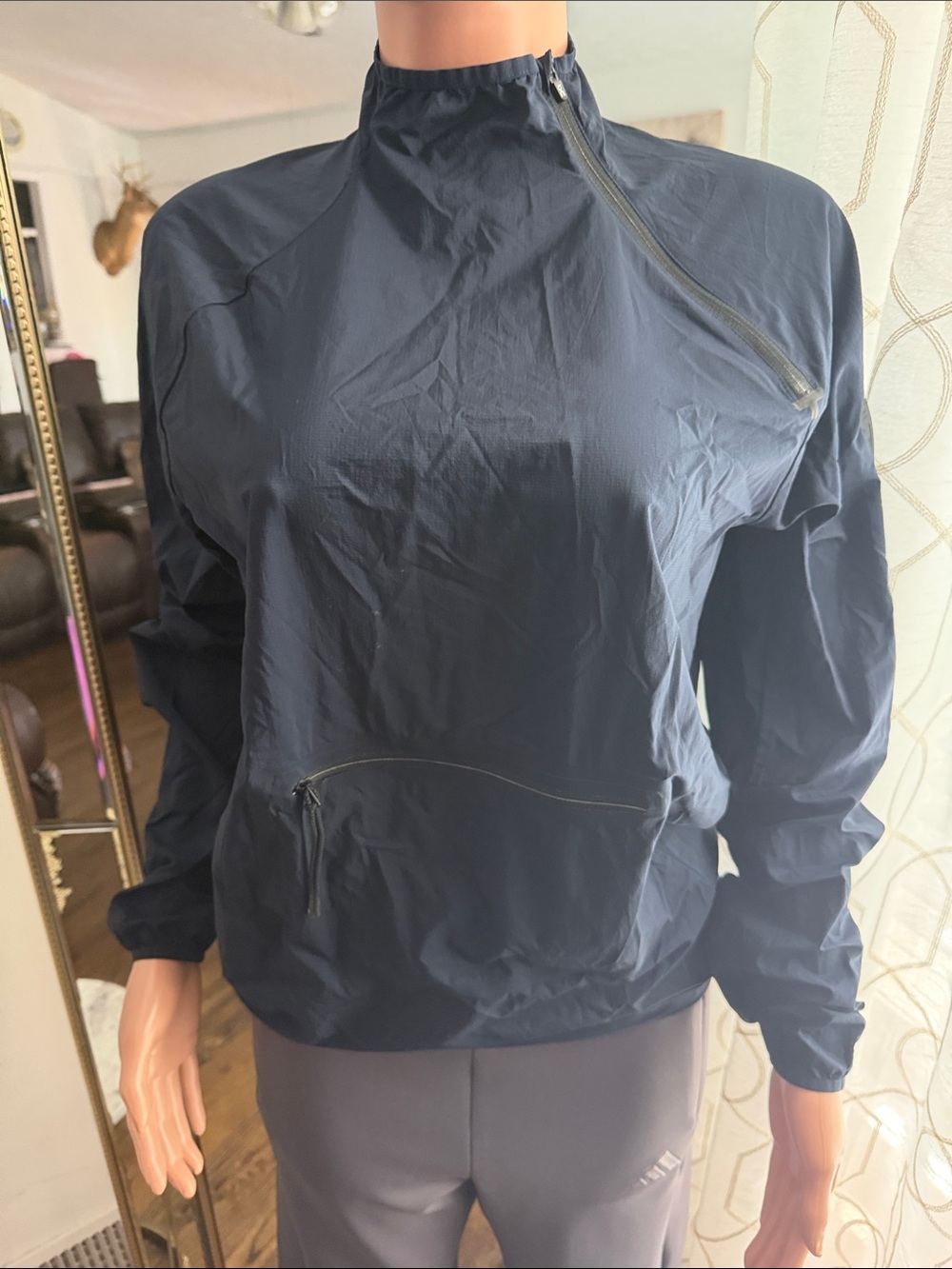 On Running Navy Lightweight Bomber Pullover